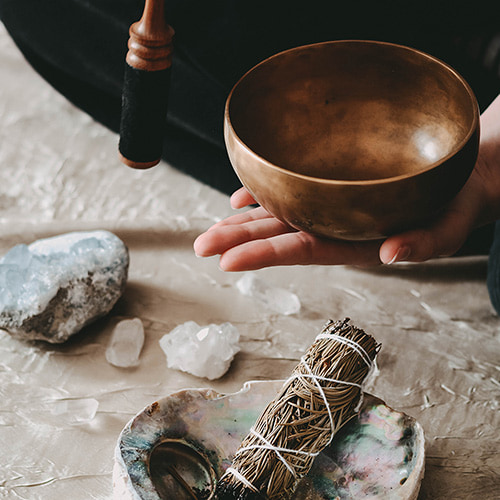 A sound meditation kits are including the sound bowl, the burning herbs, and crystals